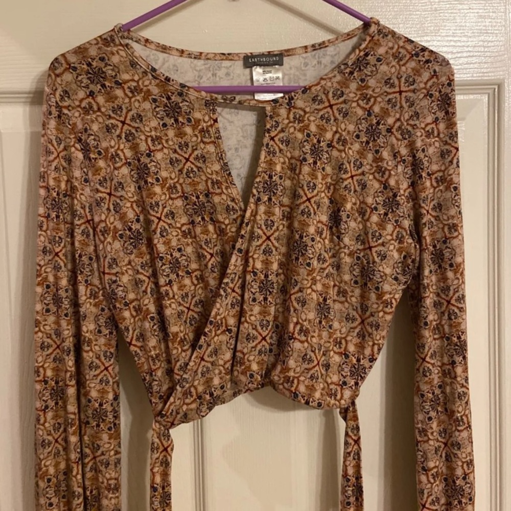 Earthbound wrap top